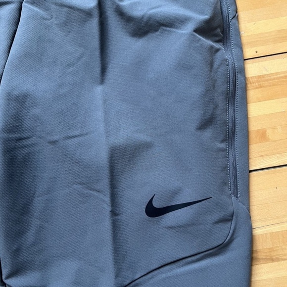 Men's Nike Therma Training Gray pants - Picture 3 of 5